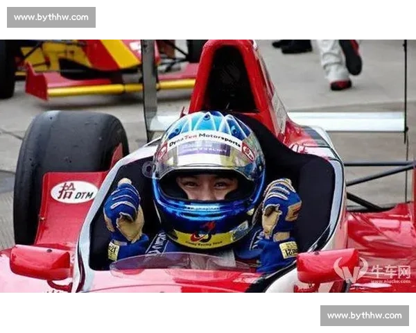 震撼！MotoGP赛车手如何化险为夷事故回放揭秘惊人技巧